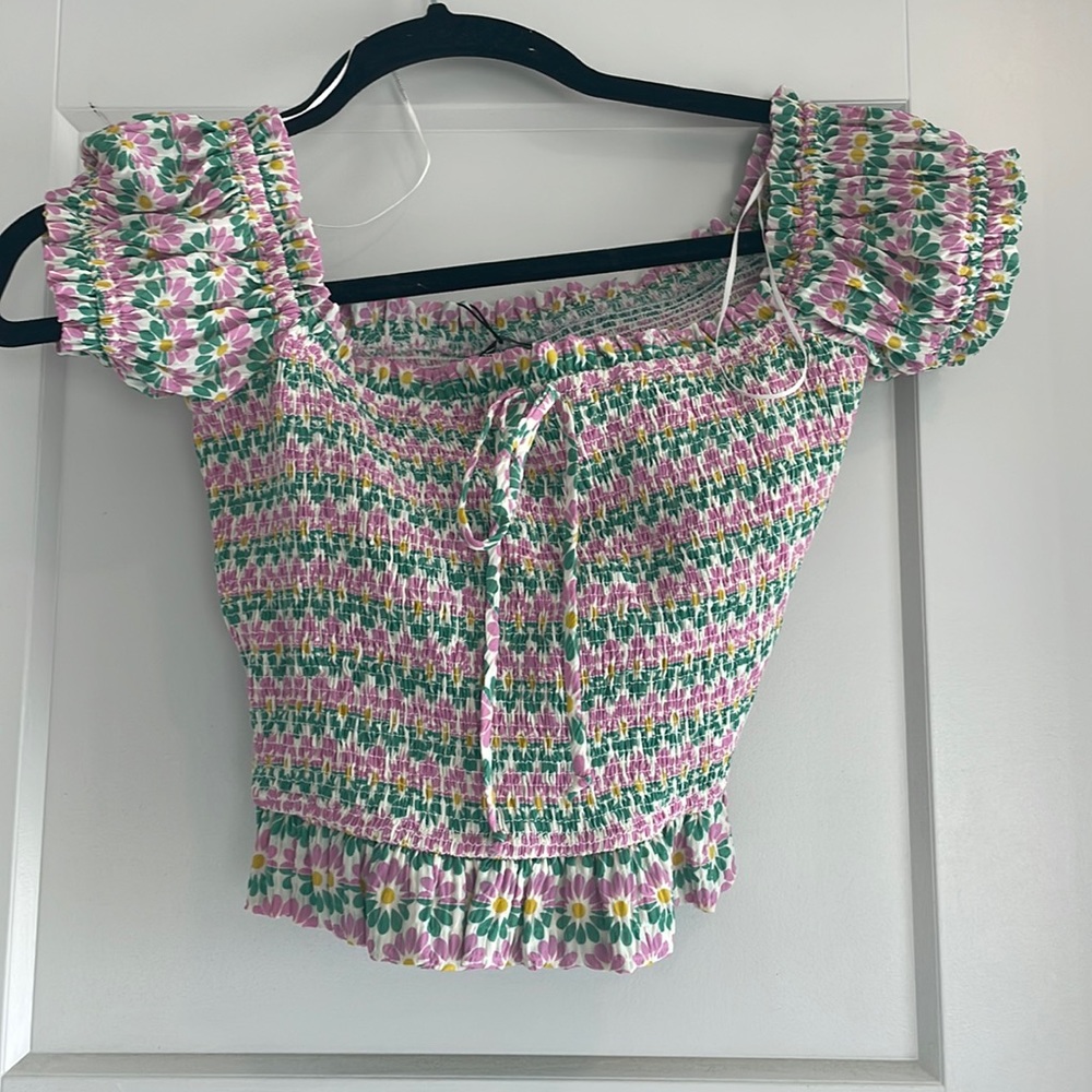 Zara cropped shirt with floral pattern size medium